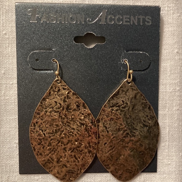 NWOT FASHION ACCENTS ant. gt metal appx  2 1/4” x 1 1/4” ears $18 - Picture 6 of 6